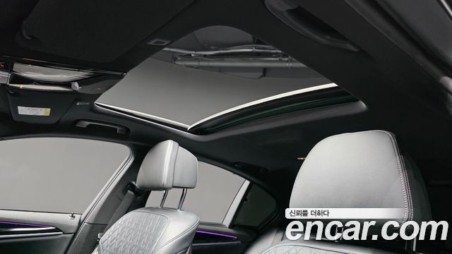 BMW 5-Series 2023 — photo 25