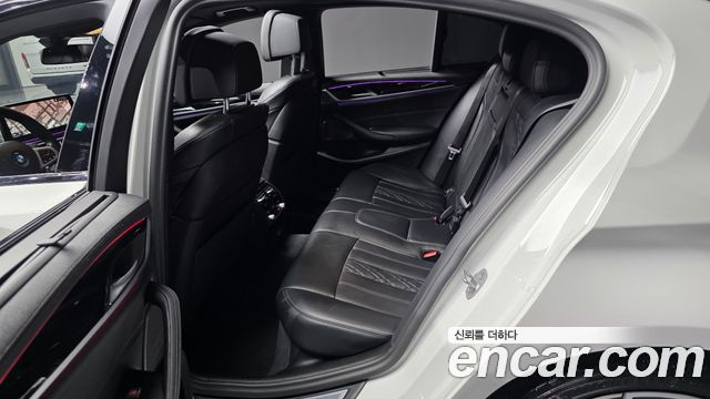 BMW 5-Series 2023 — photo 16