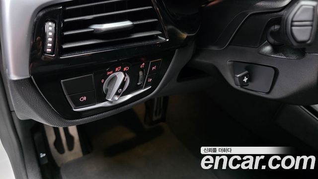 BMW 5-Series 2023 — photo 30