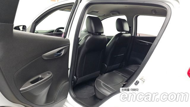 Chevrolet Korea Spark 2018 — photo 11