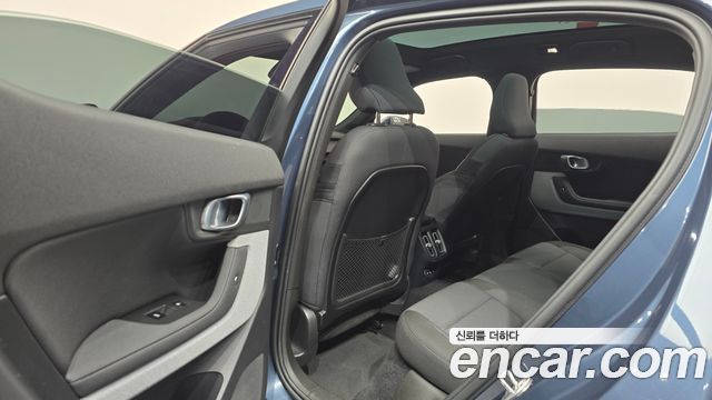 Polestar Polestar 2 2022 — photo 33