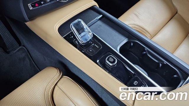 Volvo XC90 2022 — photo 12