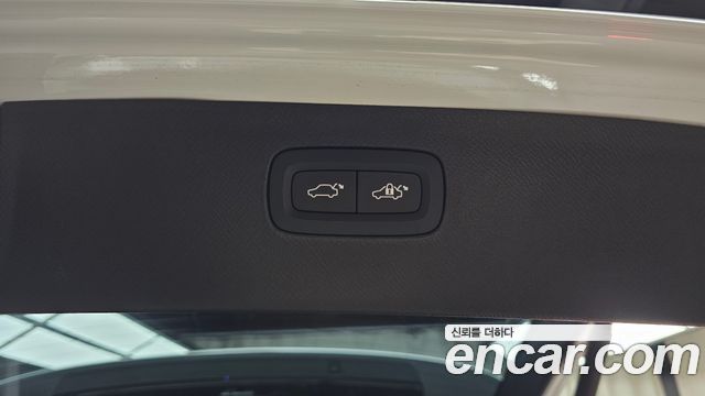 Volvo XC90 2022 — photo 23