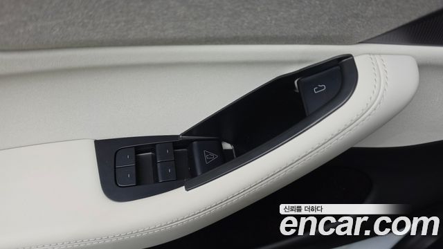 Tesla Model Y 2026 — photo 18