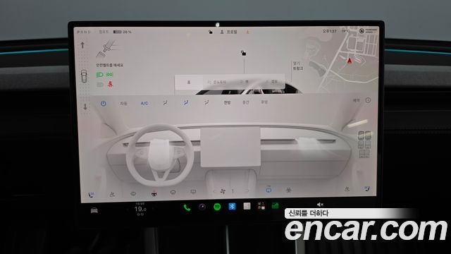 Tesla Model Y 2026 — photo 24