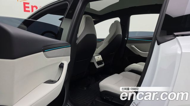 Tesla Model Y 2026 — photo 27
