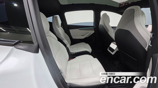 Tesla Model Y 2026 — photo 30