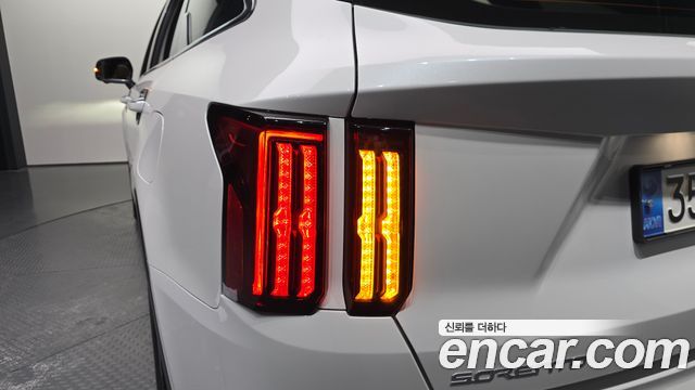 Kia Sorento 2023 — photo 9
