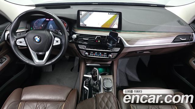 BMW Gran Turismo 2023 — photo 10