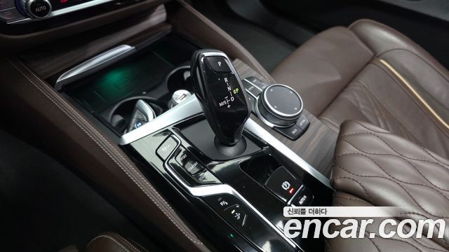 BMW Gran Turismo 2023 — photo 12
