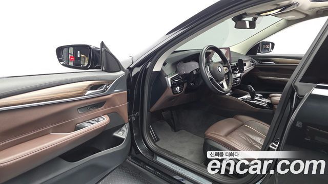 BMW Gran Turismo 2023 — photo 13