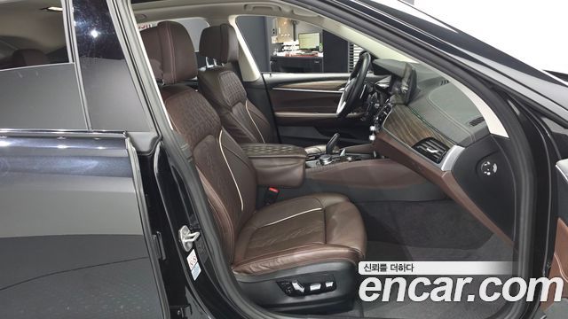 BMW Gran Turismo 2023 — photo 17