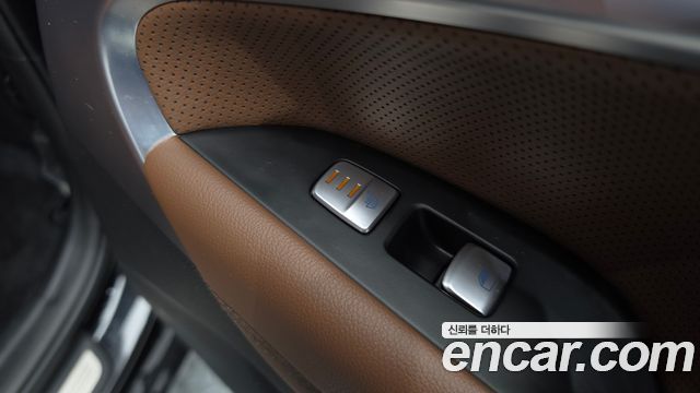 Genesis G70 2018 — photo 27