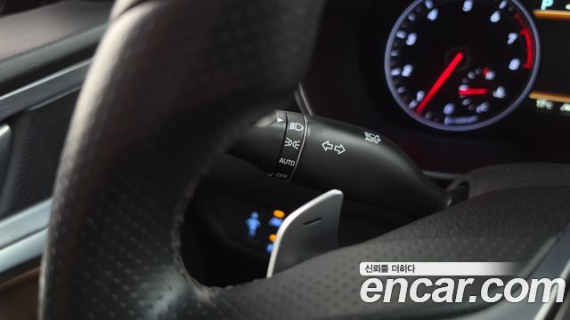 Genesis G70 2018 — photo 28