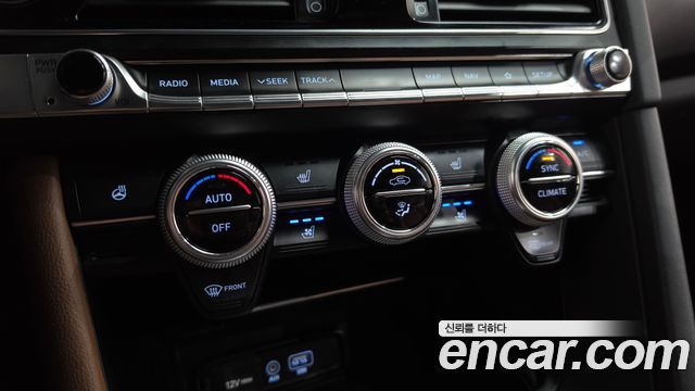 Genesis G70 2018 — photo 30