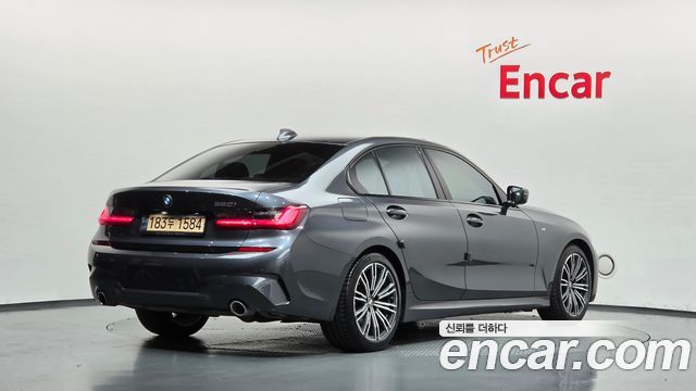 BMW 3-Series 2022 — photo 2