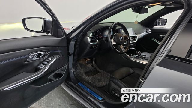 BMW 3-Series 2022 — photo 13