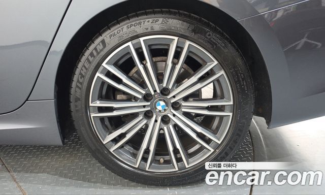 BMW 3-Series 2022 — photo 7
