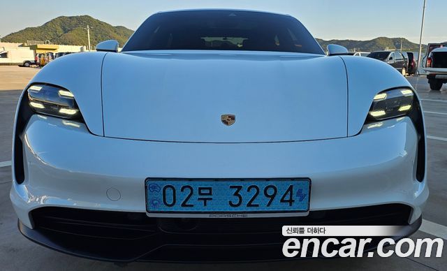 Porsche Taycan 2024 — photo 1