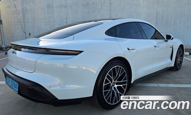 Porsche Taycan 2024 — photo 3