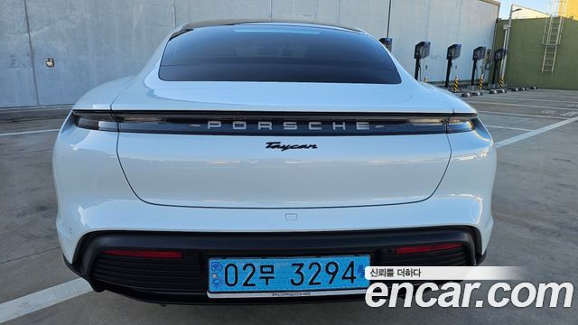 Porsche Taycan 2024 — photo 6