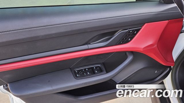 Porsche Taycan 2024 — photo 14