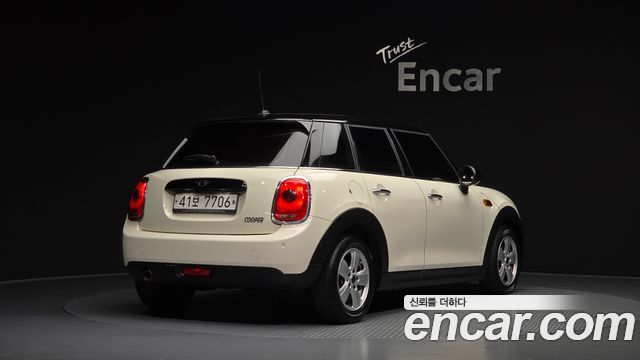 Mini Cooper 2017 — photo 2