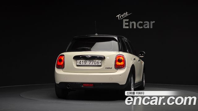 Mini Cooper 2017 — photo 4