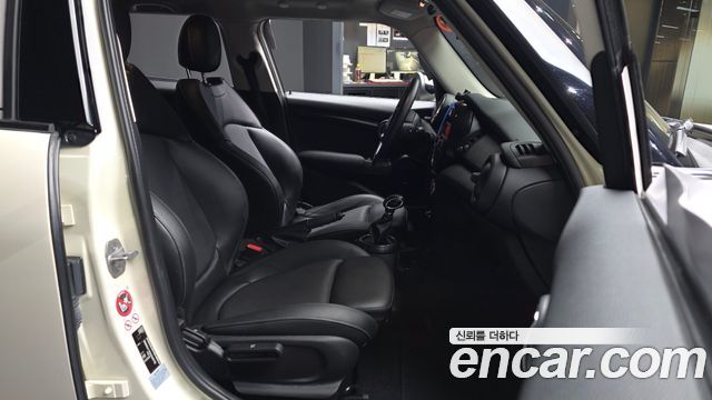 Mini Cooper 2017 — photo 17