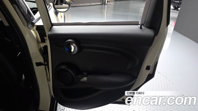Mini Cooper 2017 — photo 15
