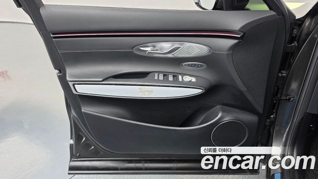Genesis GV70 2025 — photo 14