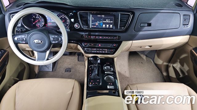 Kia Canival 2016 — photo 10