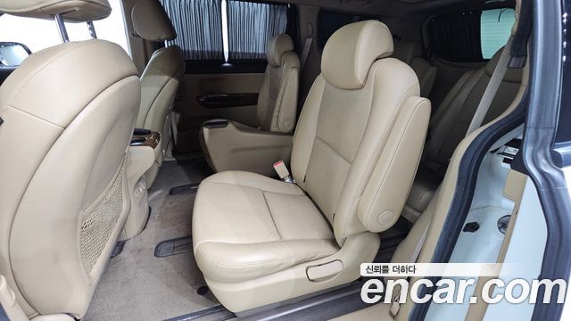 Kia Canival 2016 — photo 18