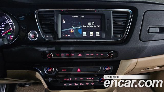 Kia Canival 2016 — photo 20