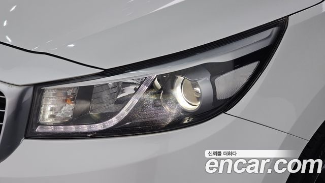 Kia Canival 2016 — photo 8