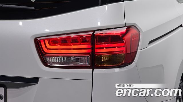 Kia Canival 2016 — photo 9