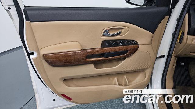 Kia Canival 2016 — photo 14