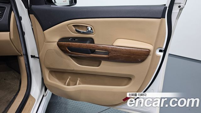 Kia Canival 2016 — photo 15