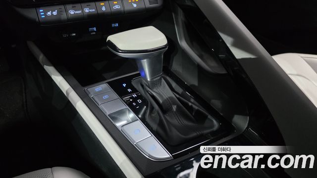 Hyundai AVANTE 2021 — photo 12