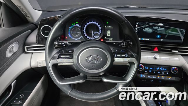 Hyundai AVANTE 2021 — photo 19