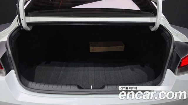 Hyundai AVANTE 2021 — photo 28