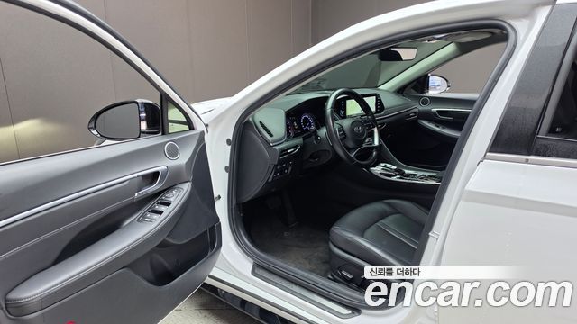 Hyundai Sonata 2023 — photo 13
