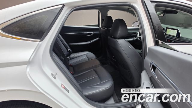 Hyundai Sonata 2023 — photo 17