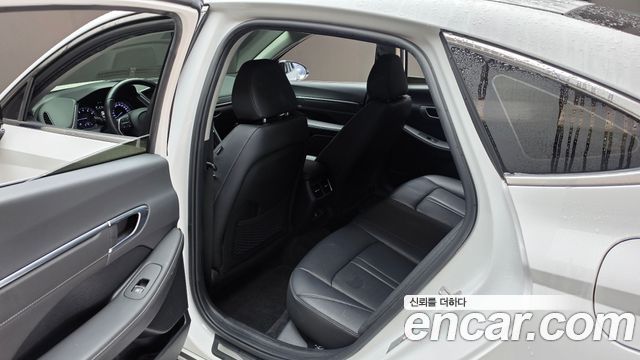 Hyundai Sonata 2023 — photo 18