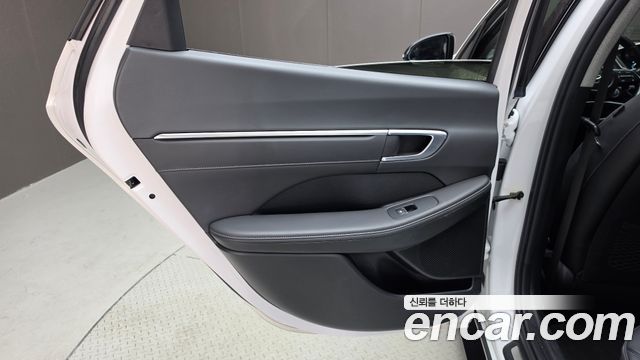 Hyundai Sonata 2023 — photo 15