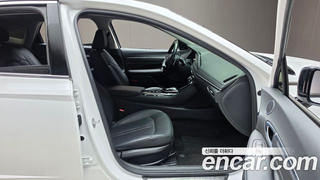 Hyundai Sonata 2023 — photo 16