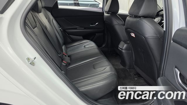 Hyundai AVANTE 2023 — photo 17