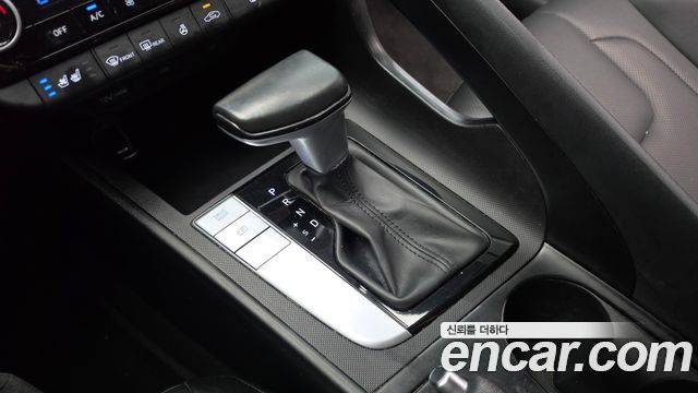 Hyundai AVANTE 2021 — photo 12