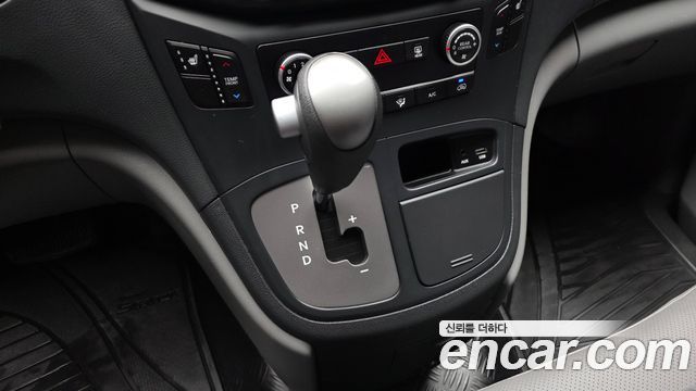 Hyundai Starex 2019 — photo 12