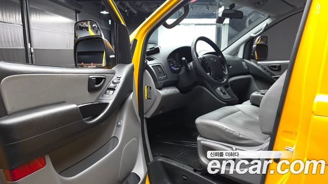 Hyundai Starex 2019 — photo 13